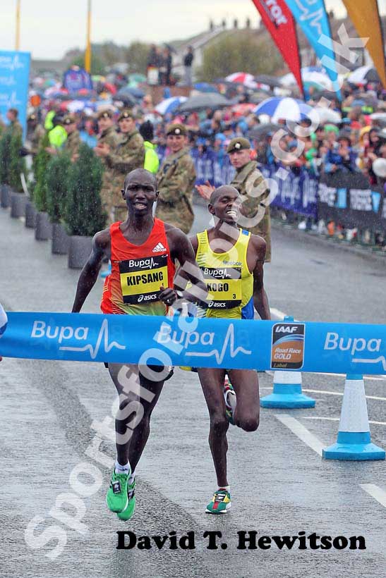 Wilson Kipsang outsprints Micah Kogo to win the 2012 BUPA GNR.